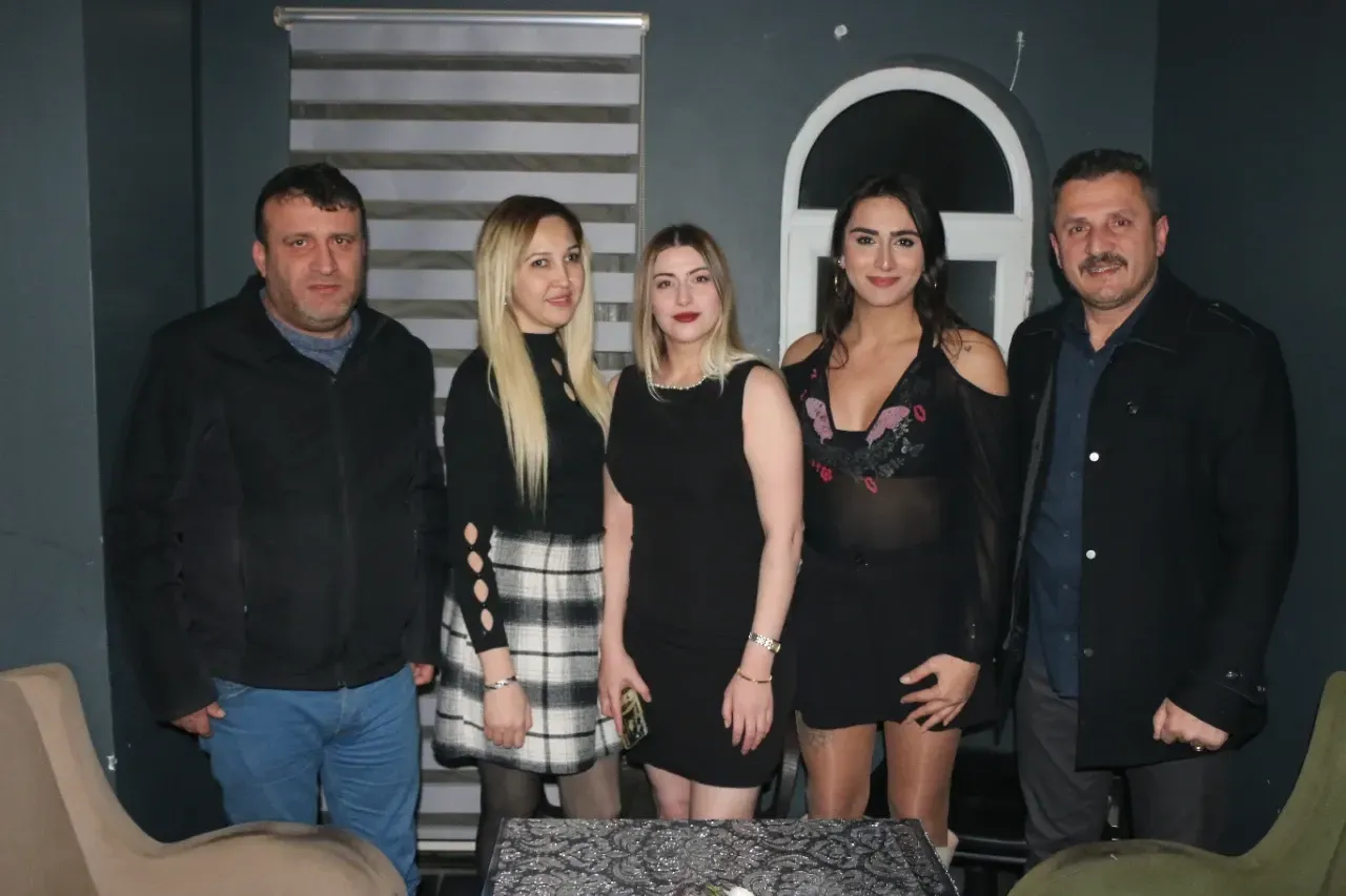 Adapazarı'nda Yeni Maranda Cafe canlı müzik etkinlikleriyle dikkat çekiyor