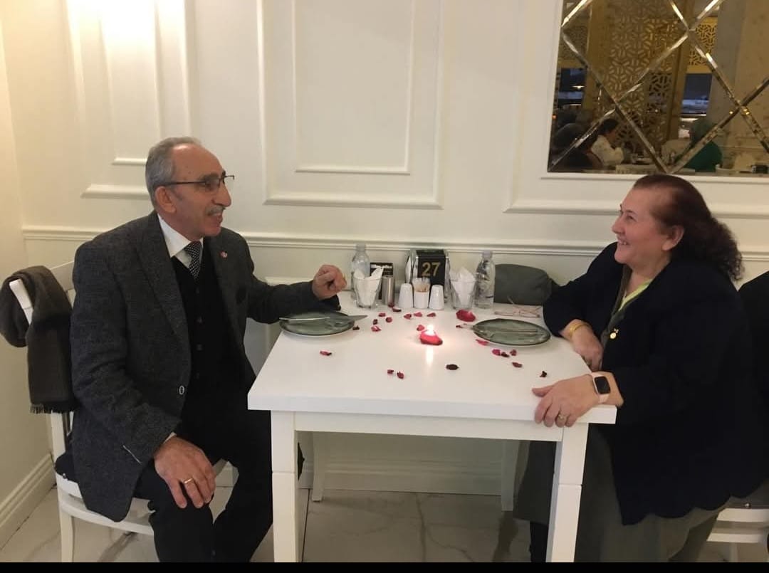Kahraman Türk Kadınları Tiyatro Topluluğu'nun Kara Fatma'sı Lale Aydın Alanlar ve Eşi Ekrem Alanlar'dan Örnek Sevgi