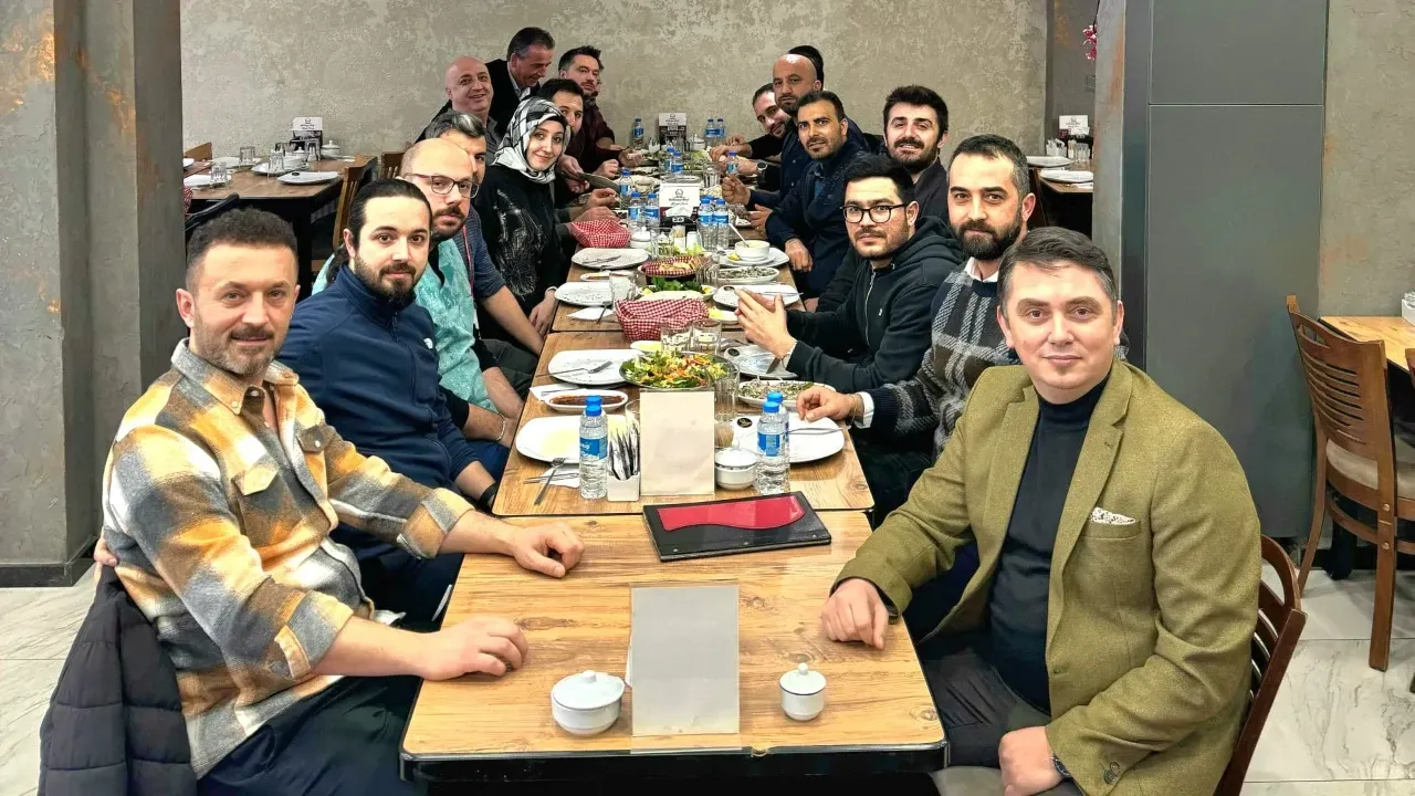 İlaç mümessilleri Kebapçıbey’de bir araya geldi