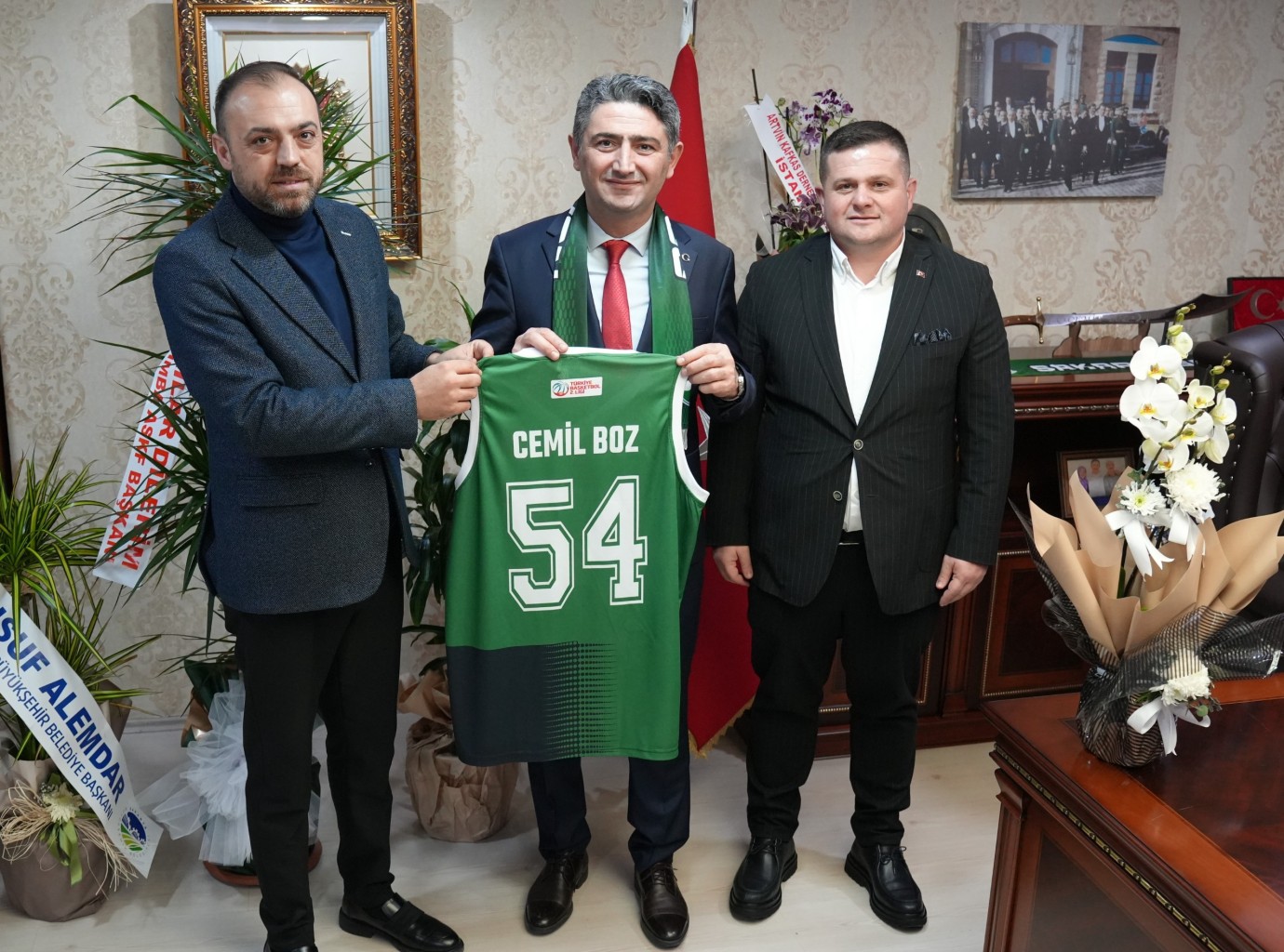 Enes Zengin'den Yeni İl Müdürüne Ziyaret: 