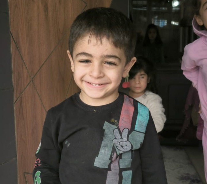 Sakarya İtfaiyesi'nden Kahramanlık Örneği: Minik Ahmet Kerem Alevlerin Arasından Kurtarıldı