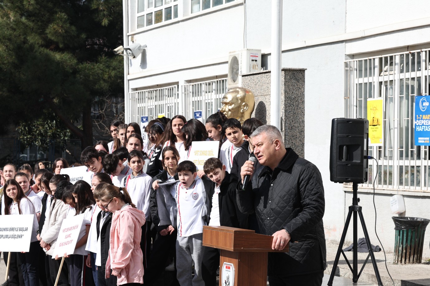 Serdivan'da Afet Bilinci Etkinliği: Başkan Çelik Öğrencilerle Buluştu