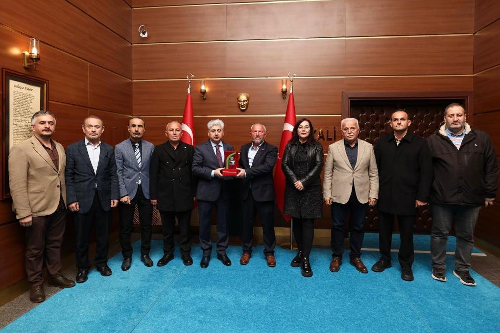 SAKARYA DÜZCELİLER DERNEĞİ’NDEN VALİ DOĞAN’A ÇIKARTMA: 