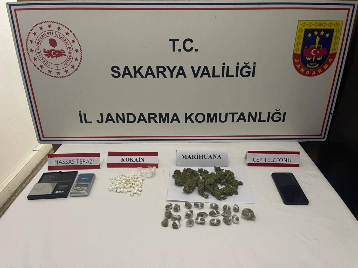 SAKARYA'DA ZEHİR TACİRLERİNE DARBE! JANDARMADAN KAÇAMADILAR