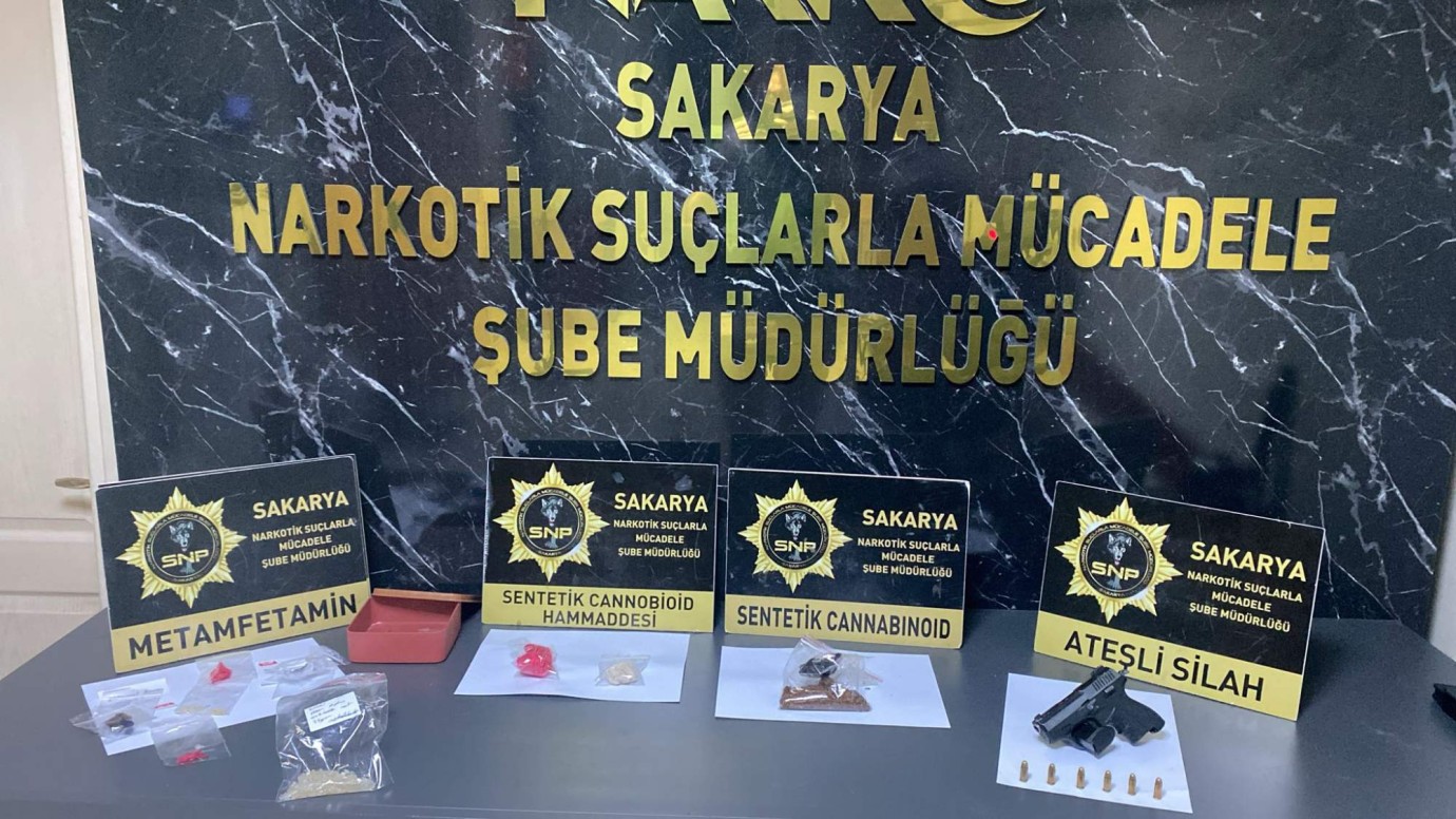 Sakarya’da Narkotik Operasyonu: Klozete Dökmeye Çalıştığı Uyuşturucular Ele Geçirildi!