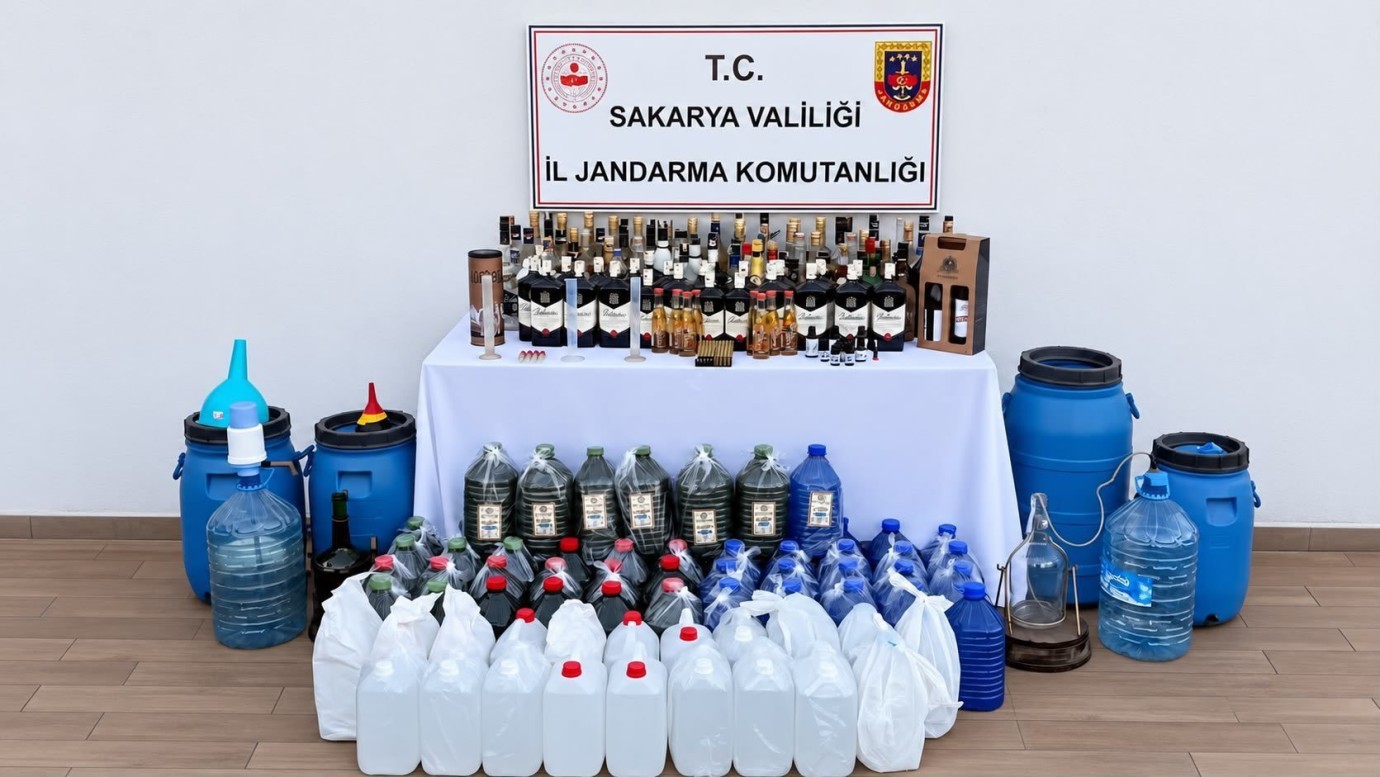 KASAPLARA VE SAHTE ALKOL TÜCCARLARINA DARBE: YÜZLERCE LİTRE ELE GEÇİRİLDİ!