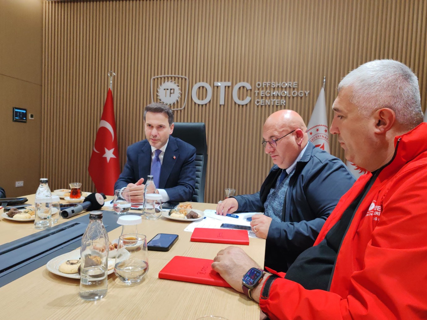TİGAD ÖNCÜLÜĞÜNDE TARİHİ BULUŞMA: BAKAN BAYRAKTAR’DAN TÜRKİYE’NİN ENERJİ VİZYONUNA DEV AÇIKLAMALAR!