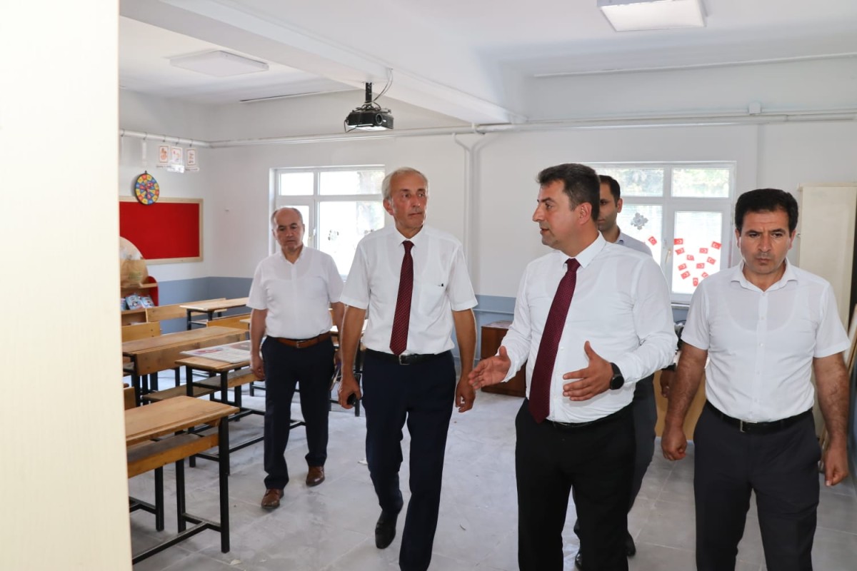 Temel Eğitimde 10 Bin Okul Projesi Kapsamında Bulunan Geyve Ahmet Yesevi İlkokulu Ziyaret Edildi