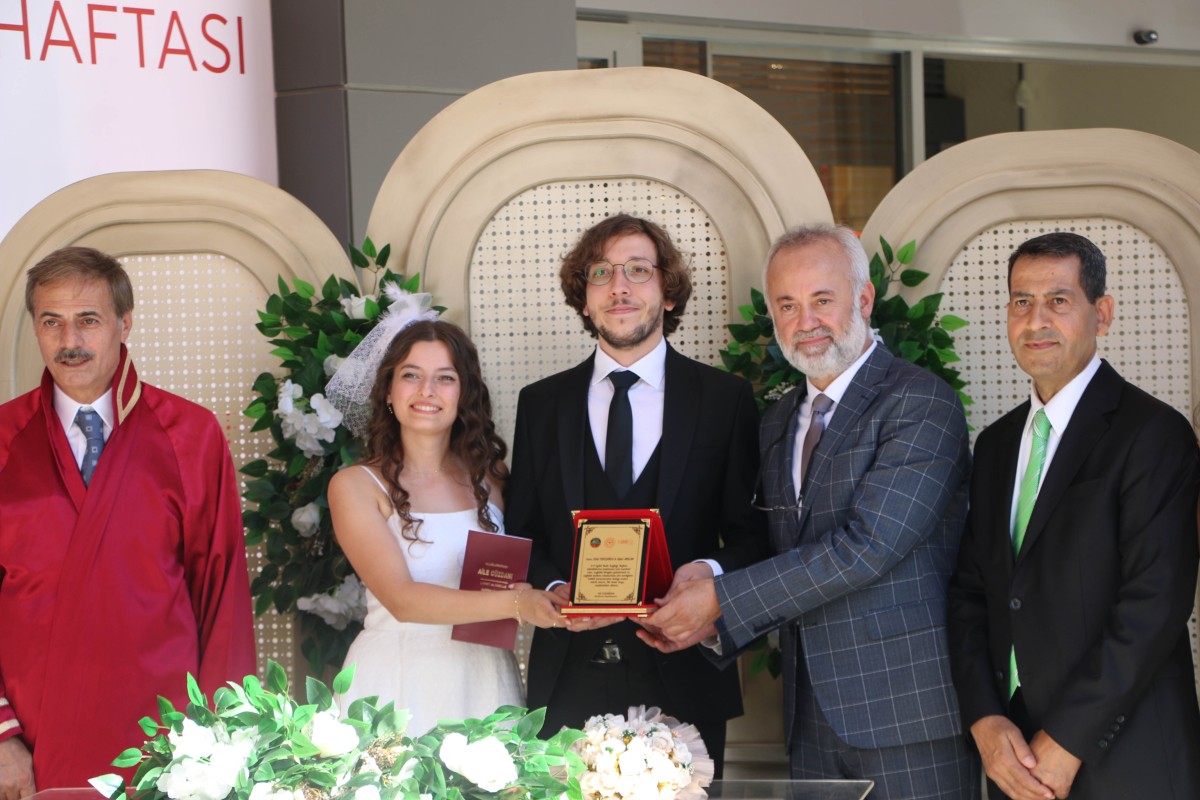 Halk Sağlı etkinliğinde nikah kıydılar