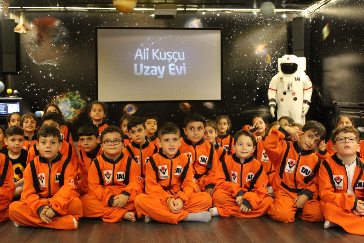Uzay eğitimleri başladı! Tüm Türkiye'den kayıt alınıyor