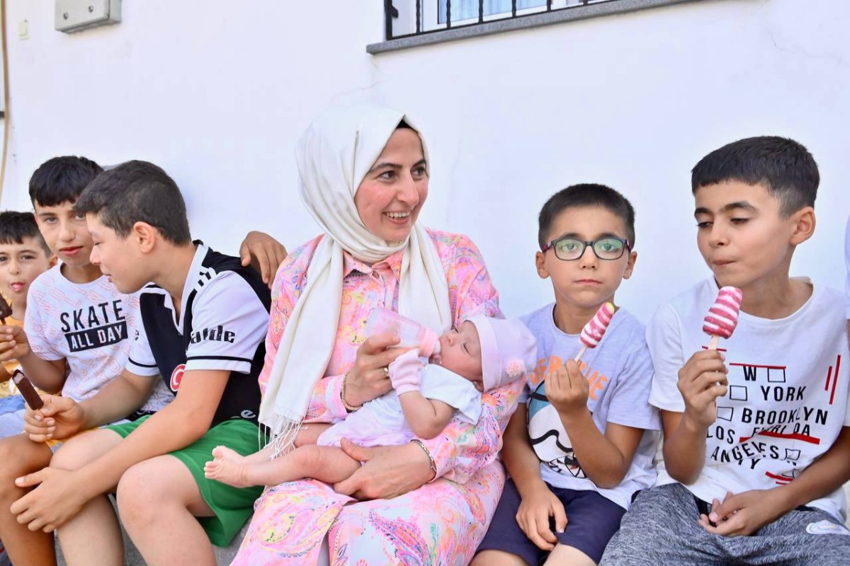 Hoş Geldin Küçük Melek’ Projesi ile Beyoğlu’nda çalınmadık kapı kalmadı