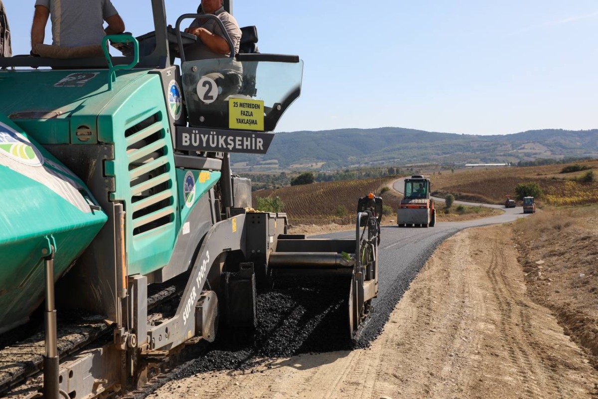 Taraklı’da asfalt sevinci; “20 yıldır bu asfaltı bekliyorduk”