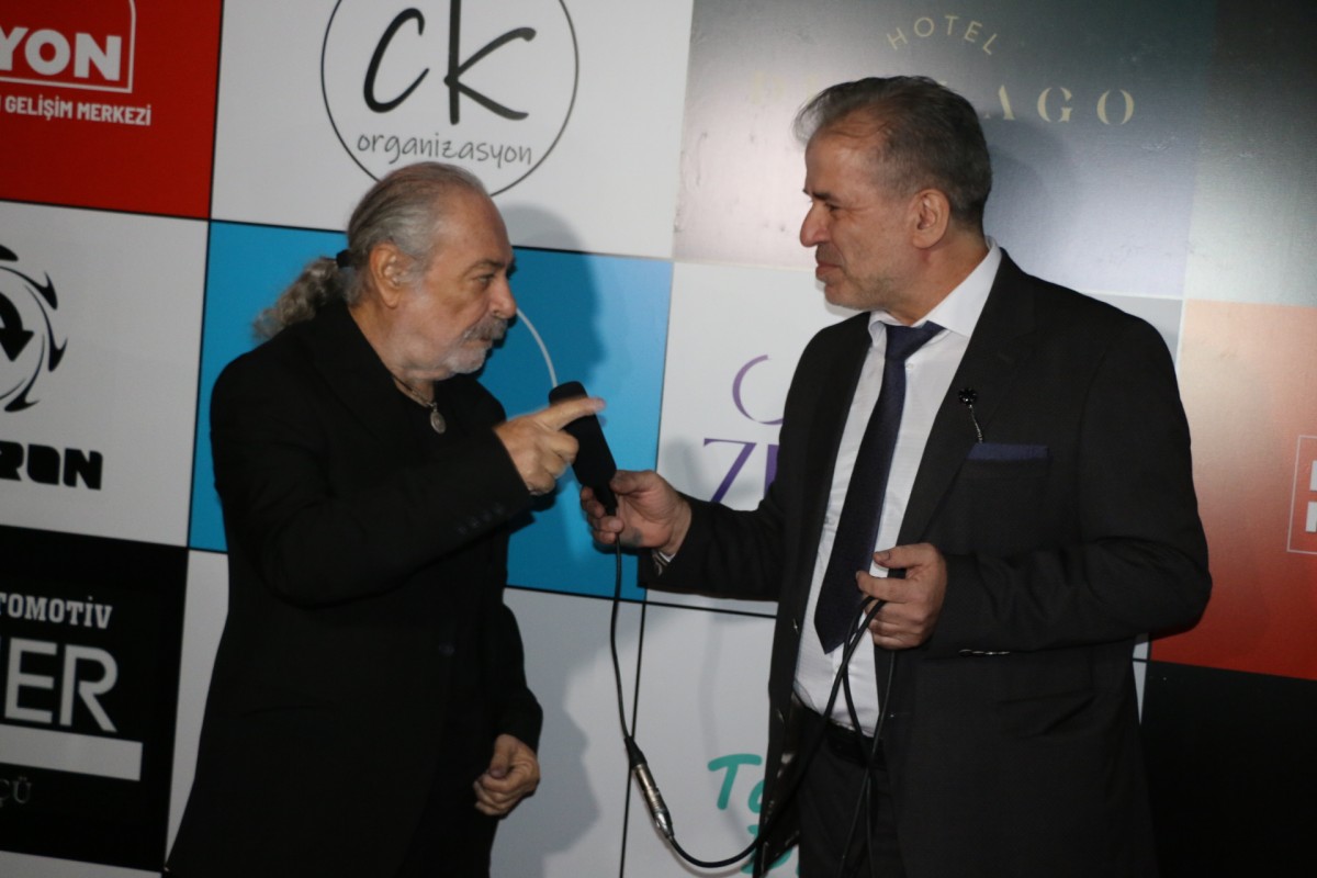 Sabahattin BİRİNCİ ile KIRMIZI HALI; 2022 Ödül Töreninden Kareler