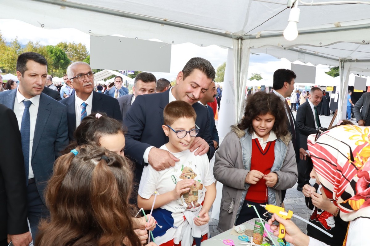 TÜBİTAK 4007 Sapanca Bilim Şenliği Açılış Programı Sapanca Kırkpınar Festival Alanında Gerçekleştirildi