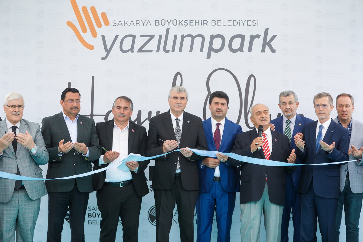 Sakarya Milli Yazılım Teknolojisi’nin bir parçası olacak: “Gençlerimizde o ışığı görüyoruz”