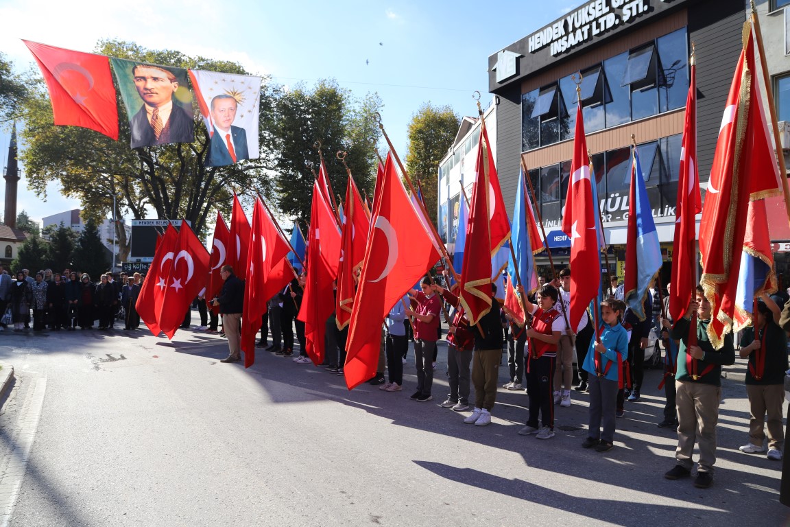 29 EKİM CUMHURİYET BAYRAMI KUTLAMALARI TÖRENLE BAŞLADI