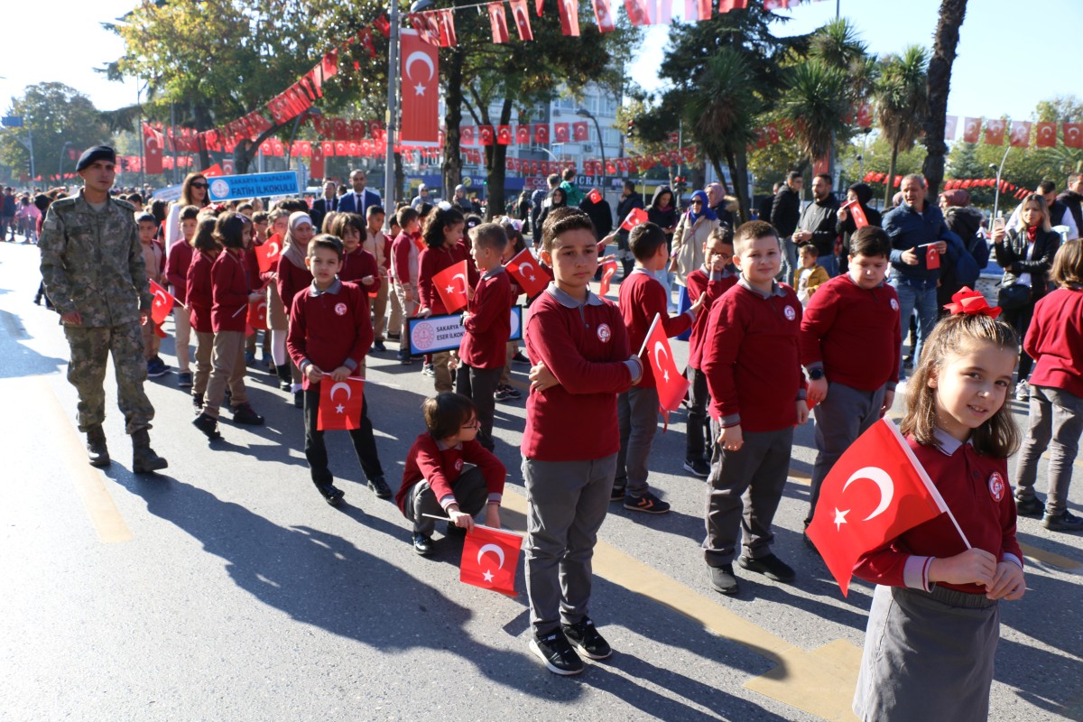 Sakarya'da 29 Ekim Cumhuriyet Bayramı 99 Yıl Dönümü Coşkuyla Kutlandı