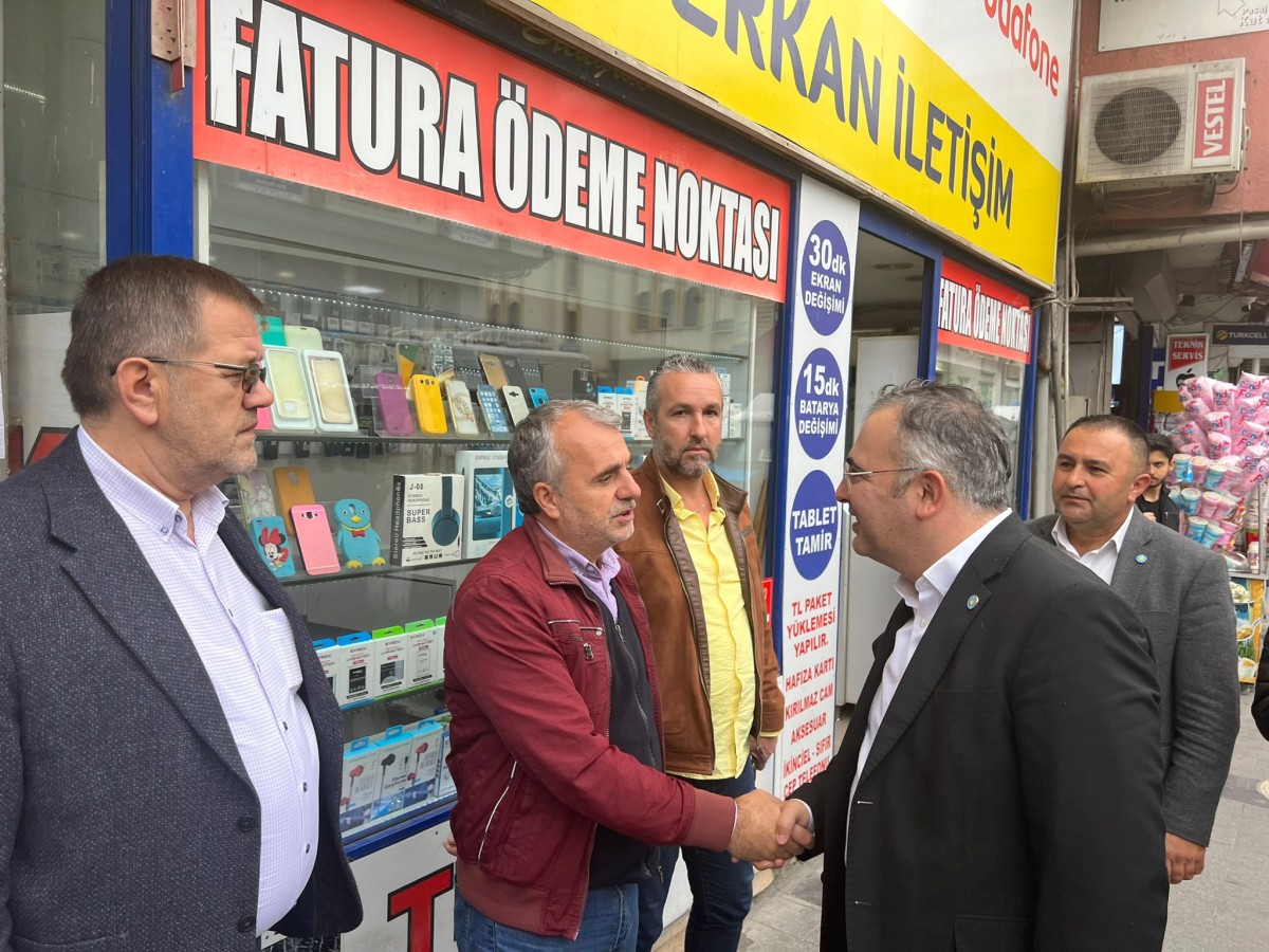 İYİ Parti Adapazarı İlçe Başkanlığı Çarşı Merkezinde