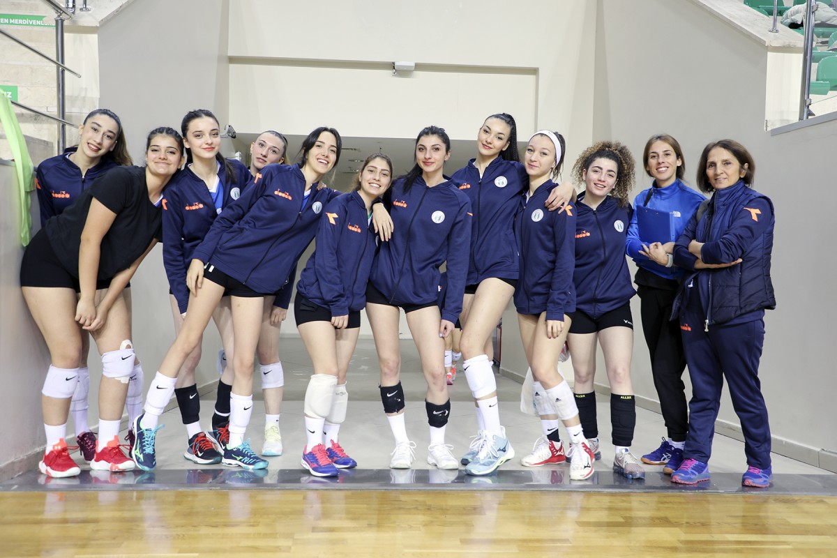 Bölgesel voleybol liginde şampiyon SUBÜ