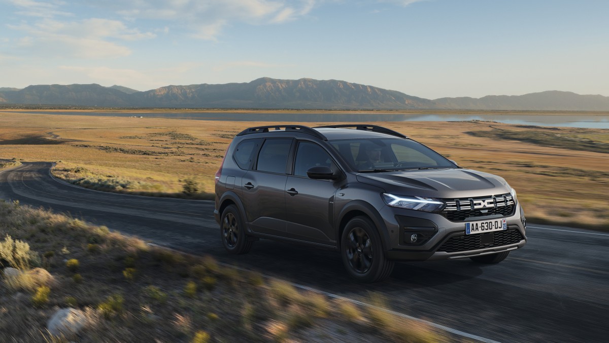 DACIA'NIN İLK HİBRİT MOTORU   JOGGER HİBRİT 140  