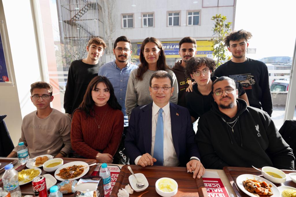Ekrem İMAMOĞLU: ÖĞLE YEMEĞİNİ ÜMRANİYE KENT LOKANTASI’NDA YEDİ