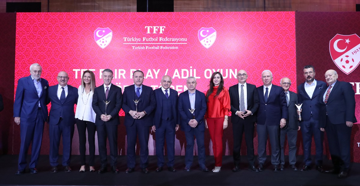 TFF Fair Play / Adil Oyun Ödülleri Ekim Ayı Kazananları Düzenlenen Törenle Ödüllerini Aldı 