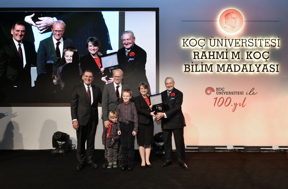 2022 KOÇ ÜNİVERSİTESİ; RAHMİ M. KOÇ BİLİM MADALYASI’NIN SAHİBİ PROF. DR. BİLGE YILDIZ OLDU