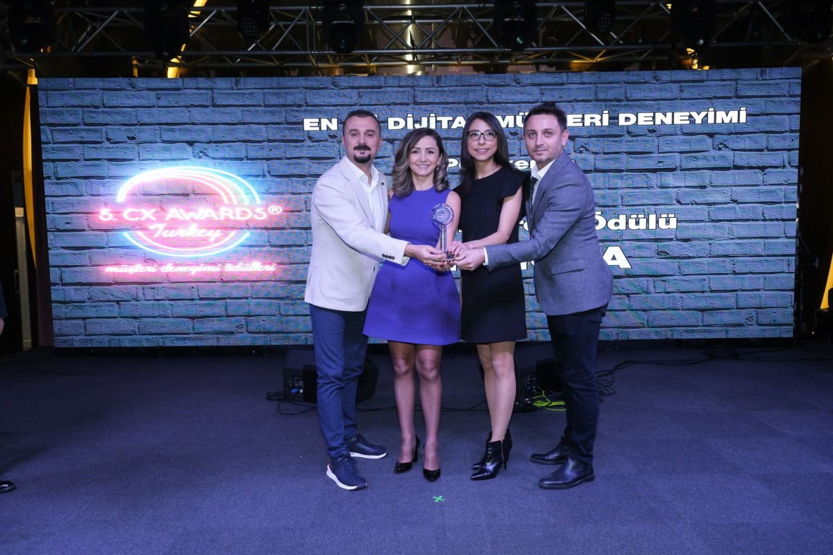 Teknosa, Türkiye Müşteri Deneyimi Ödülleri’nde   üç ödül birden kazandı 