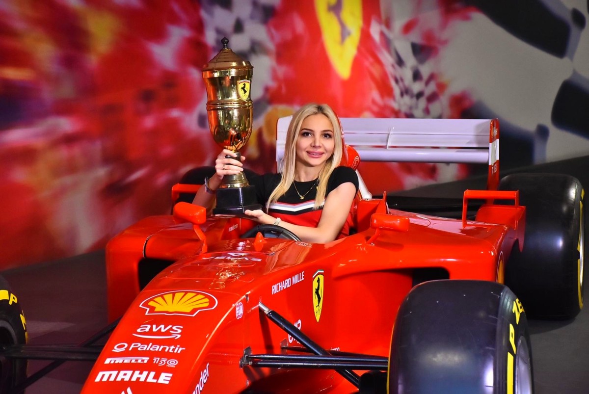 MERVE MERMER DUBAİDE İLGİ ODAĞI OLDU