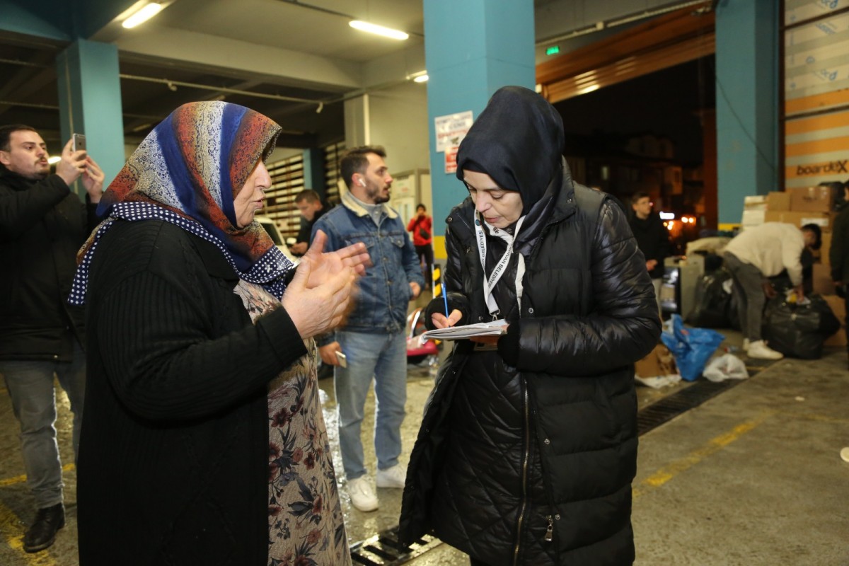 Serdivan Belediyesinden Deprem Bölgesine Yardım