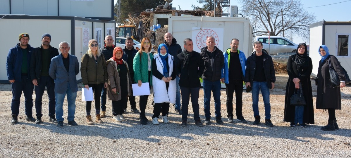 SAKARYA İL MİLLİ EĞİTİM MÜDÜRLÜĞÜNÜN GÖNÜLLÜ ÖĞRETMENLERİ MALATYA'DA..