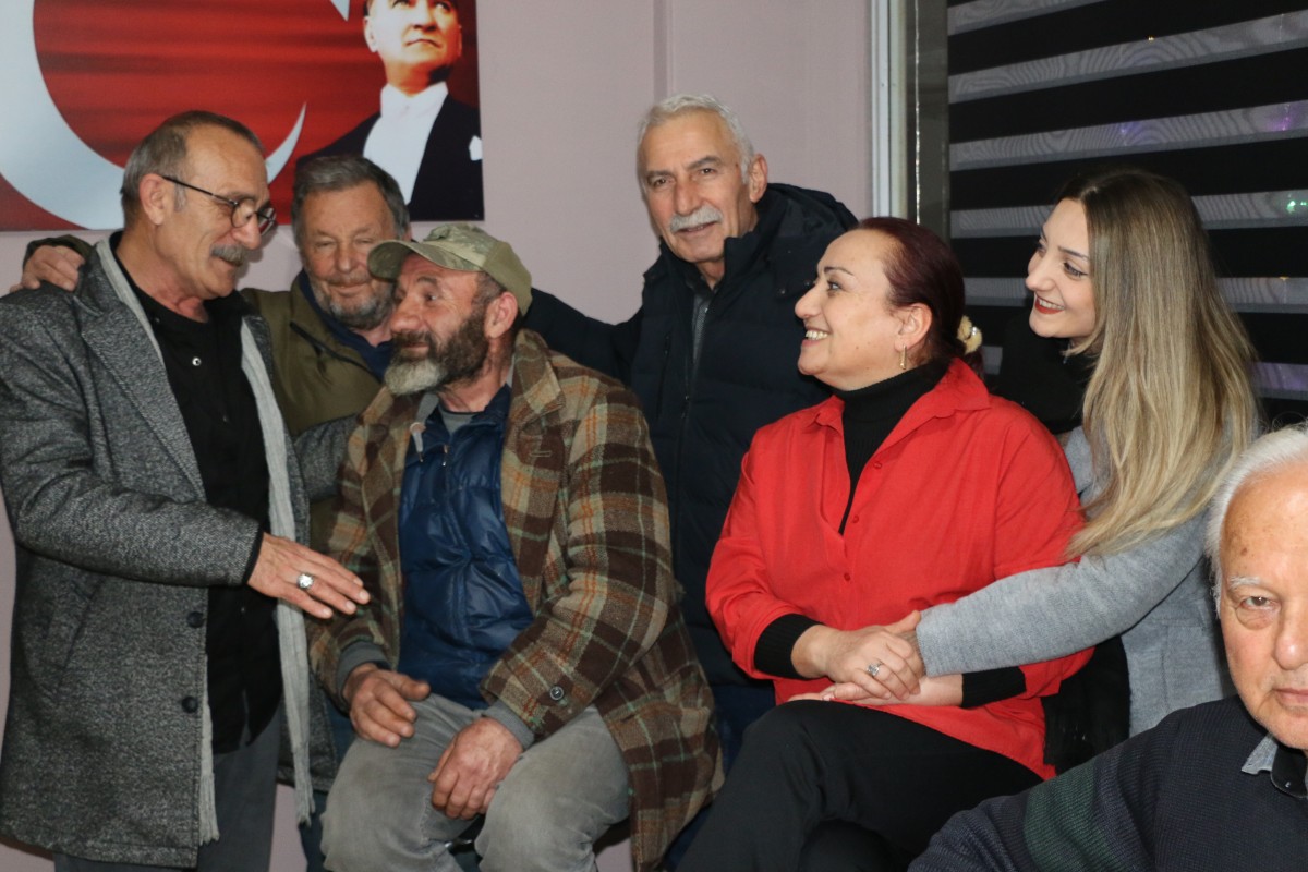 Ayhan Akgül Kültür Ve Sanat Derneği Sokak Sanatçılarına Destek Vermeye Devam Ediyor...