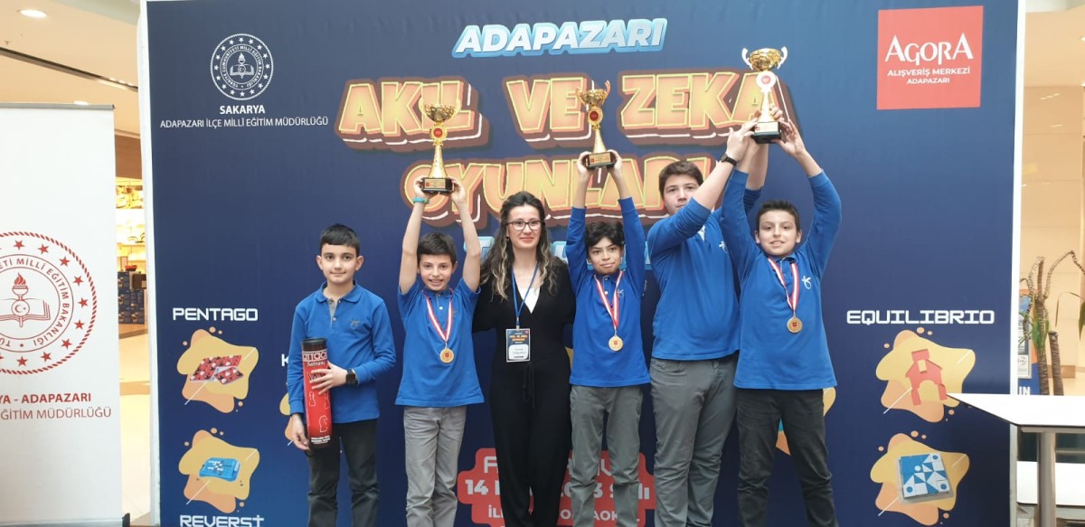 Akıl ve Zekâ Oyunlarında Aykut Yiğit Ortaokulu öğrencilerinin büyük başarısı…