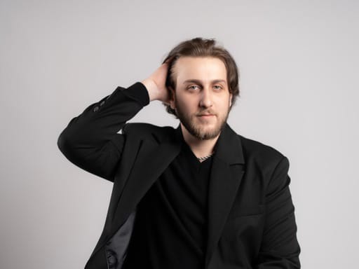 Kerem, yeni teklisi çıkardı...
