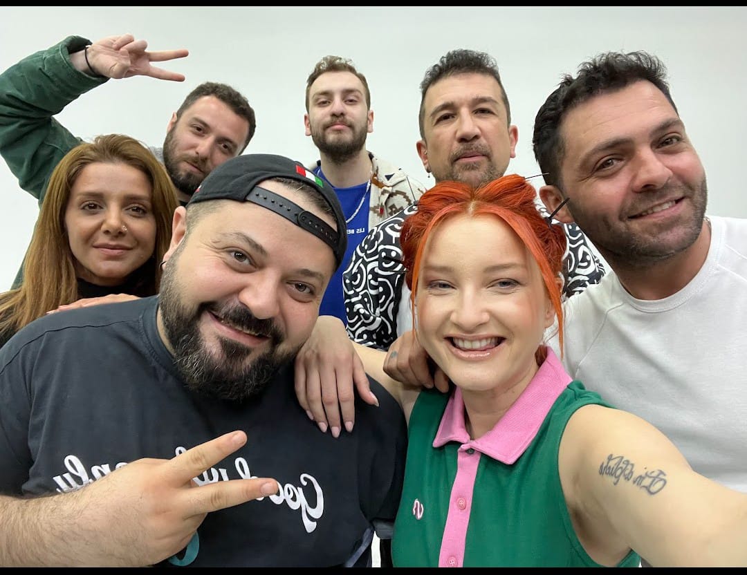 Ünlü şarkıcı Güliz Ayla sürpriz yaptı