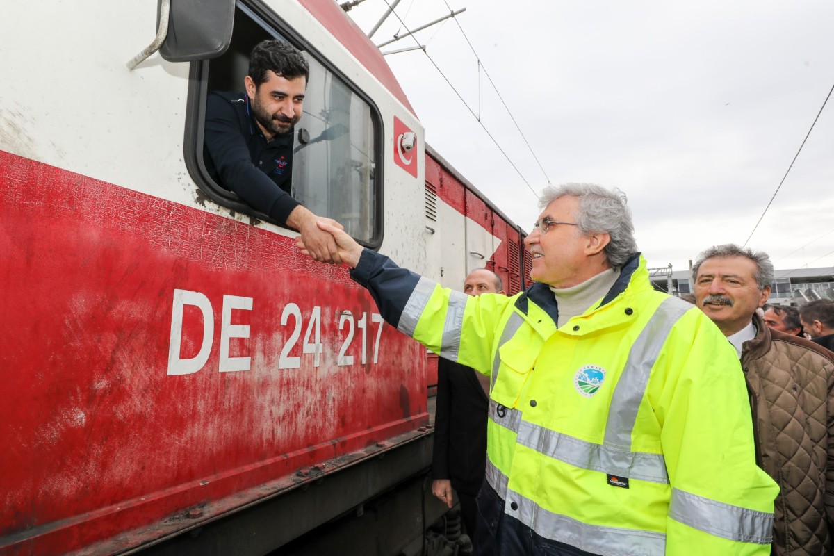 Yüce uğurladı, bir tren daha yola çıktı: “Dost kara günde belli olur”