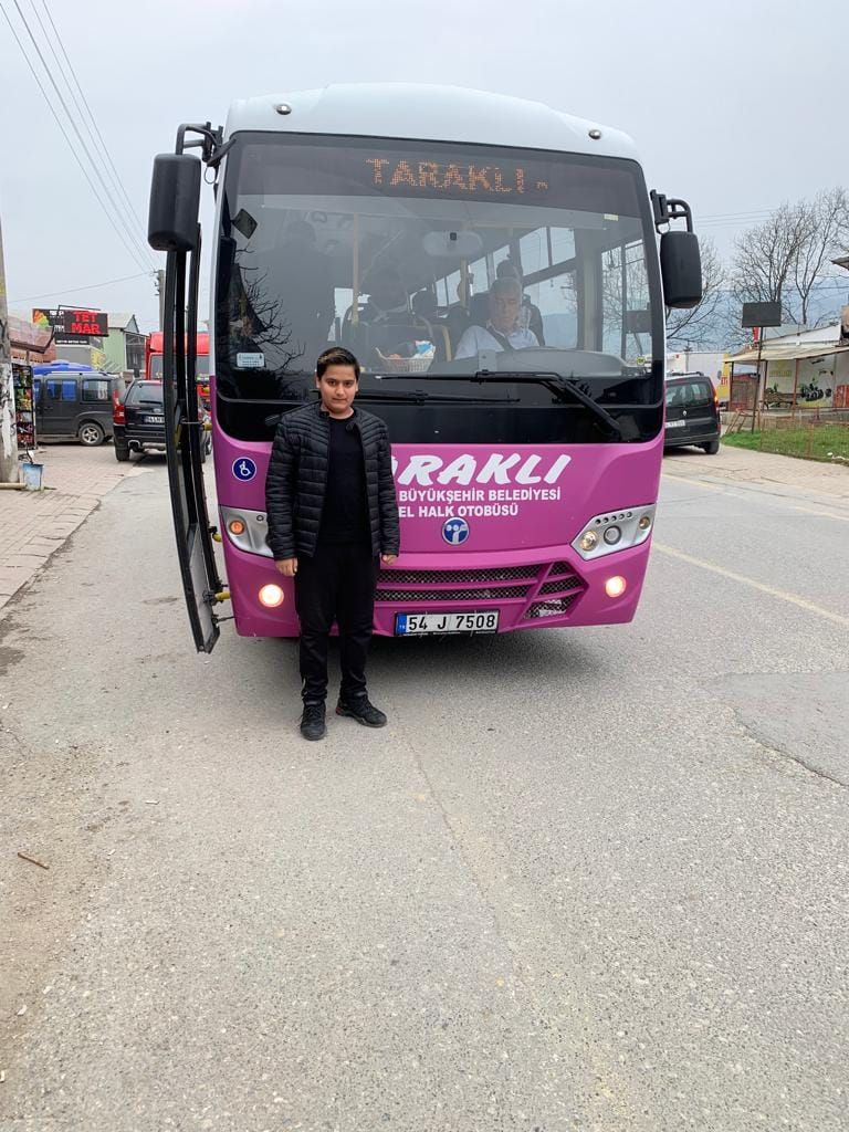 Örnek Davranış, YOLCULARINDAN YİNE ÜCRET ALMAYACAK