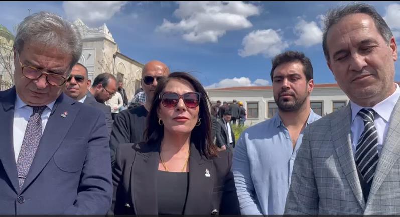 Zafer Partili Aslan, Namazgah Tepe’deki bakımsızlığa isyan etti: Şehitlerimize bir anıt mezarı çok gördünüz