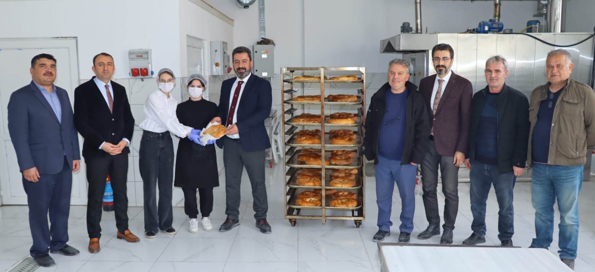 Sakarya'da Meslek Liseliler, İhtiyaç Sahipleri İçin Ramazan Pidesi Üretiyor