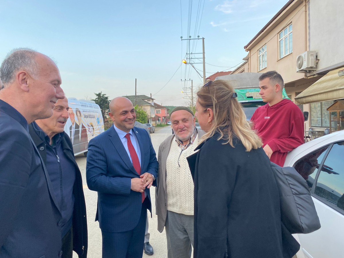 İYİ Parti Sakarya Milletvekili Adayı Selçuk Kılıçaslan'ın hızına yetişilmiyor