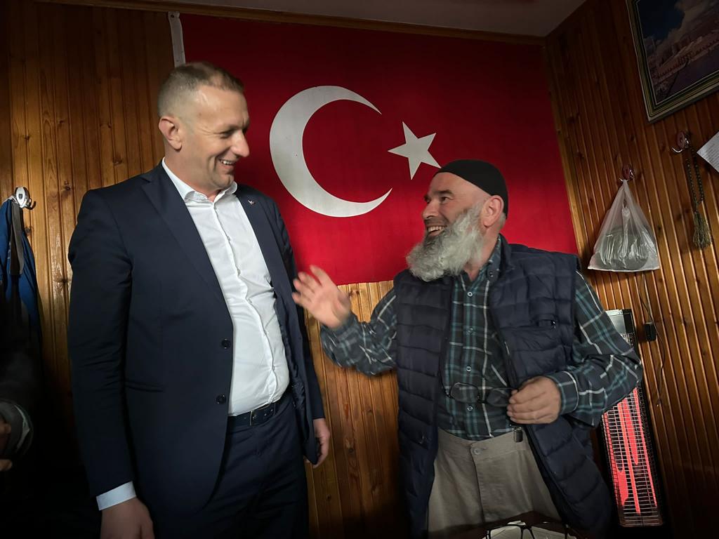 Milliyetçi Hareket Partisi Milletvekili adayı Sezer Şengöz sanayi esnafıyla buluştu