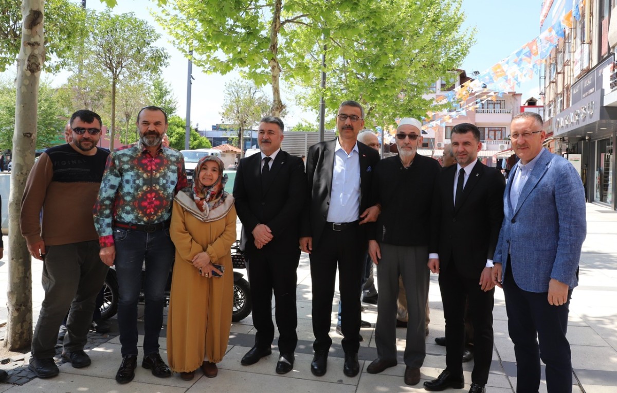 Bayraktar ve Kılıç, Şehrin Kalbi Adapazarı’nda  14 Mayıs Zaferine Hep Birlikte Yürüyoruz