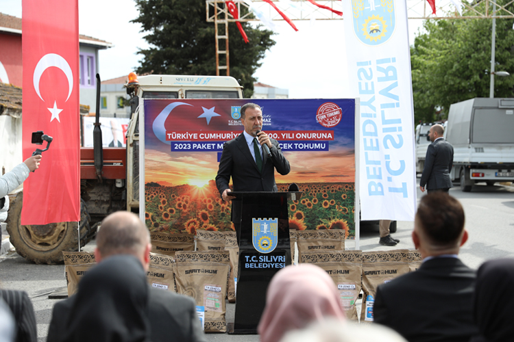 SİLİVRİ BELEDİYESİNDEN ÜRETİCİLERE 7 MİLYON TL’LİK AYÇİÇEK TOHUMU DESTEĞİ