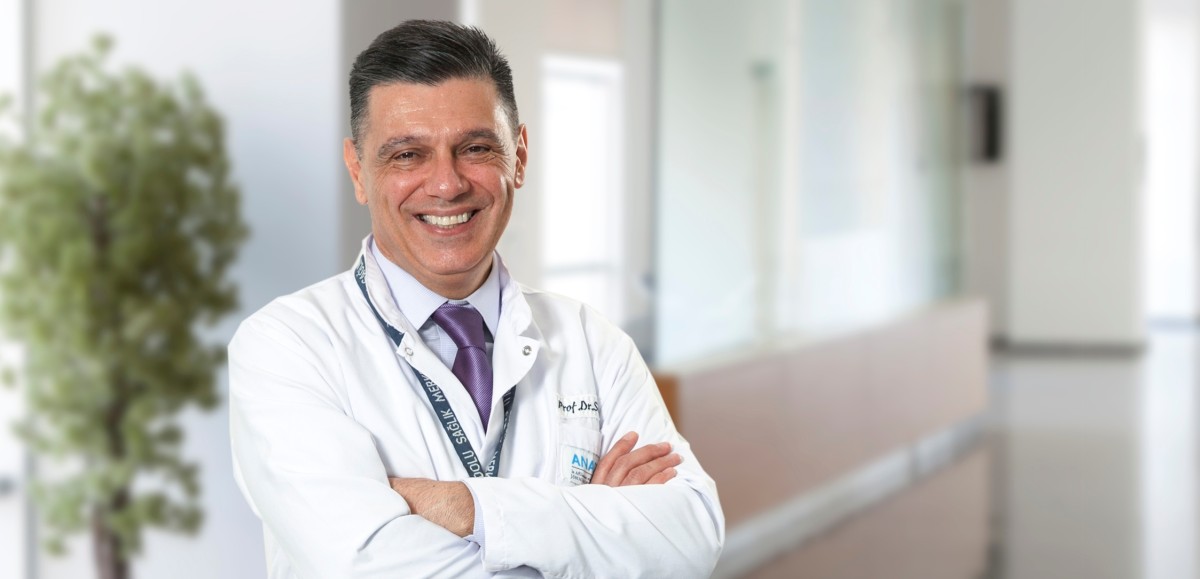 Prof. Dr. Semih Akı; Hareketsiz yaşam ve kilo bel ağrısı nedeni