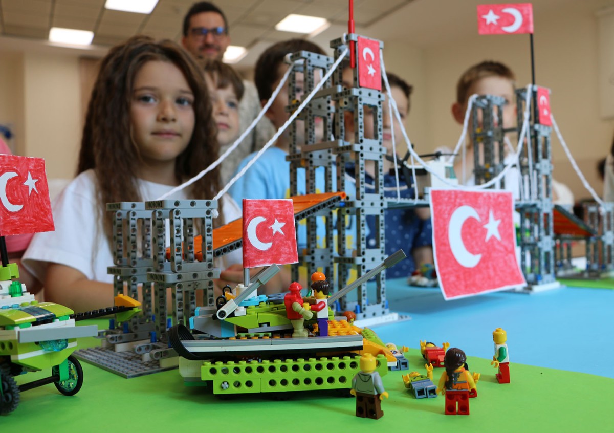 15 Temmuz Minik öğrencilerden anlamlı etkinlik