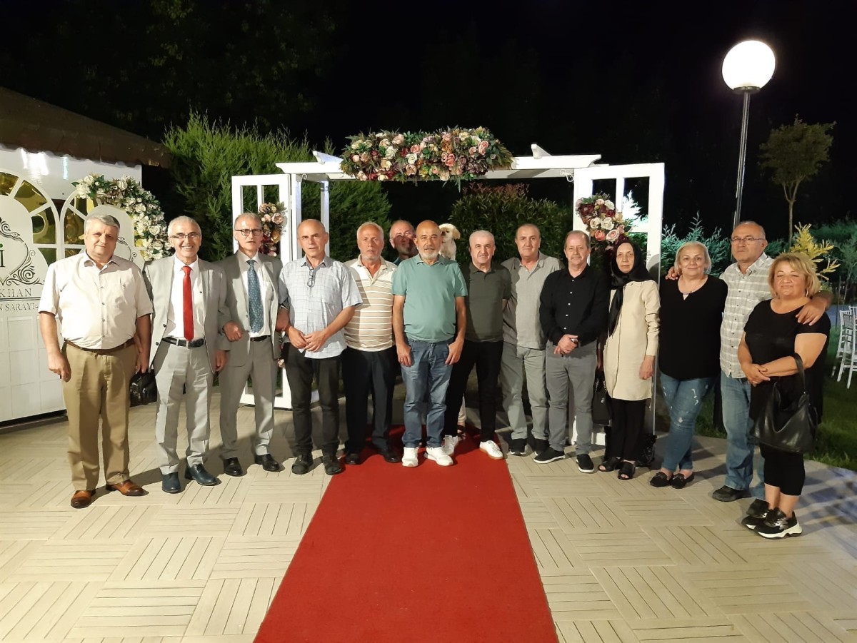 Arifiye Öğretmen Lisesi Mezunları, Okul Arkadaşlarının Mutlu ve Acı Günlerinde Hep Yanındalar