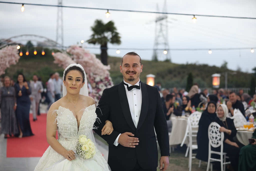 Dağlı ve Erdem Aileleri’nin Mutlu Günü  'Su ve Onurcan Evlendi'