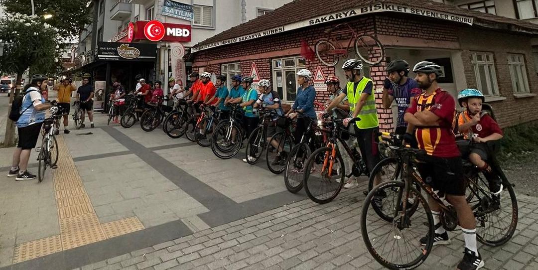 Bisikletliler Derneği üyelerinden Karadere Mahallesi MuhtarI Akıncık' a ziyaret