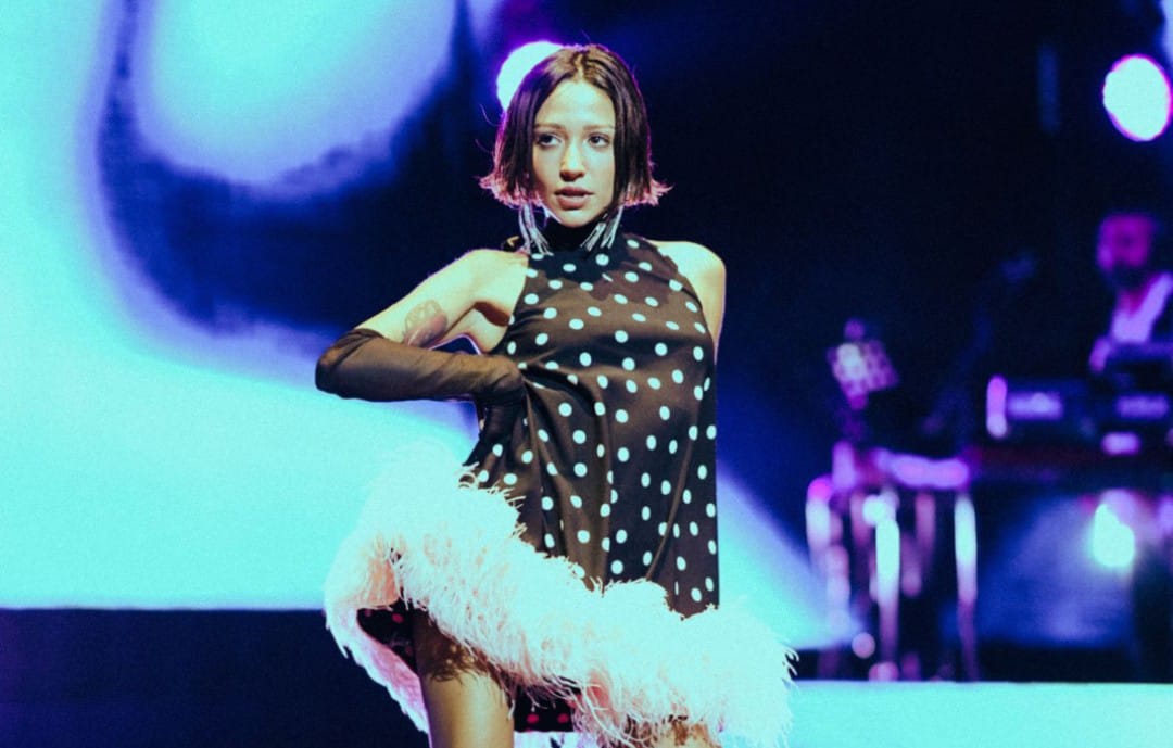 BODRUM’DA ZEYNEP BASTIK İZDİHAMI