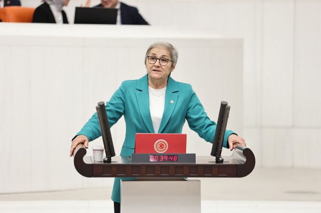 CHP’Lİ AYÇA TAŞKENT’TEN SAKARYA  USULSÜZ GÖREVLENDİRMELER